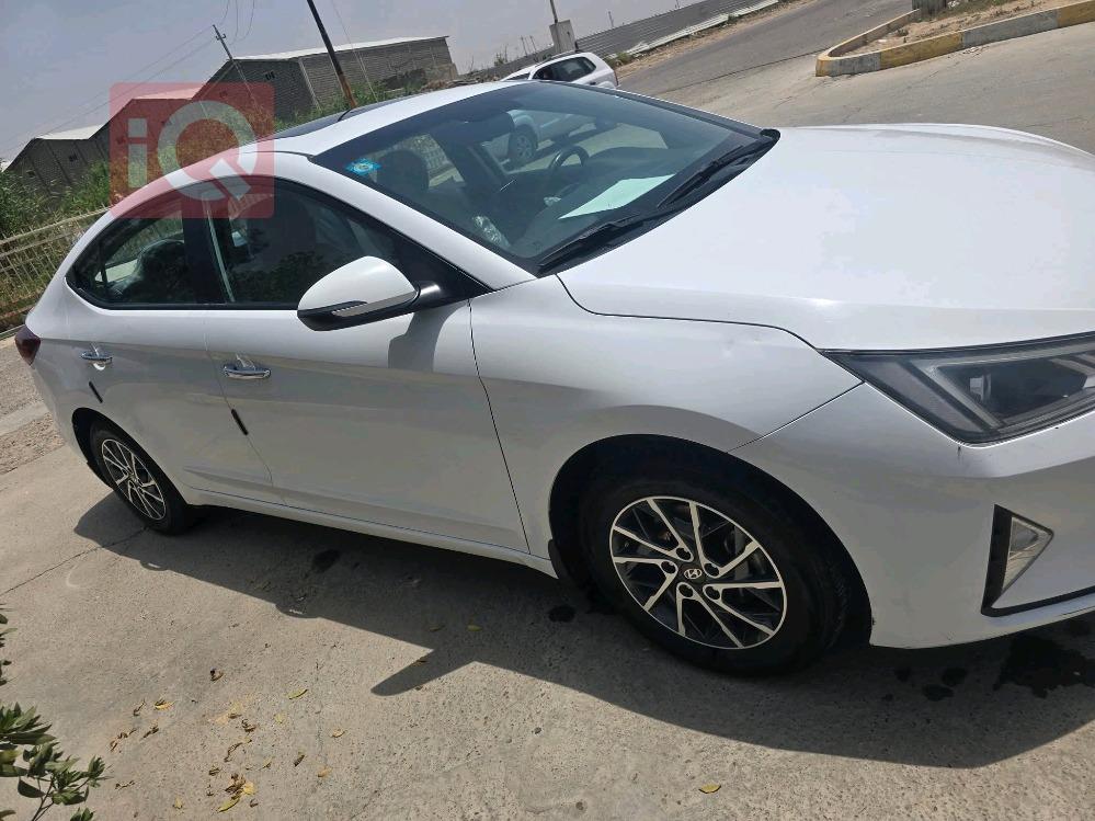 هیوندای ئەلەنترا